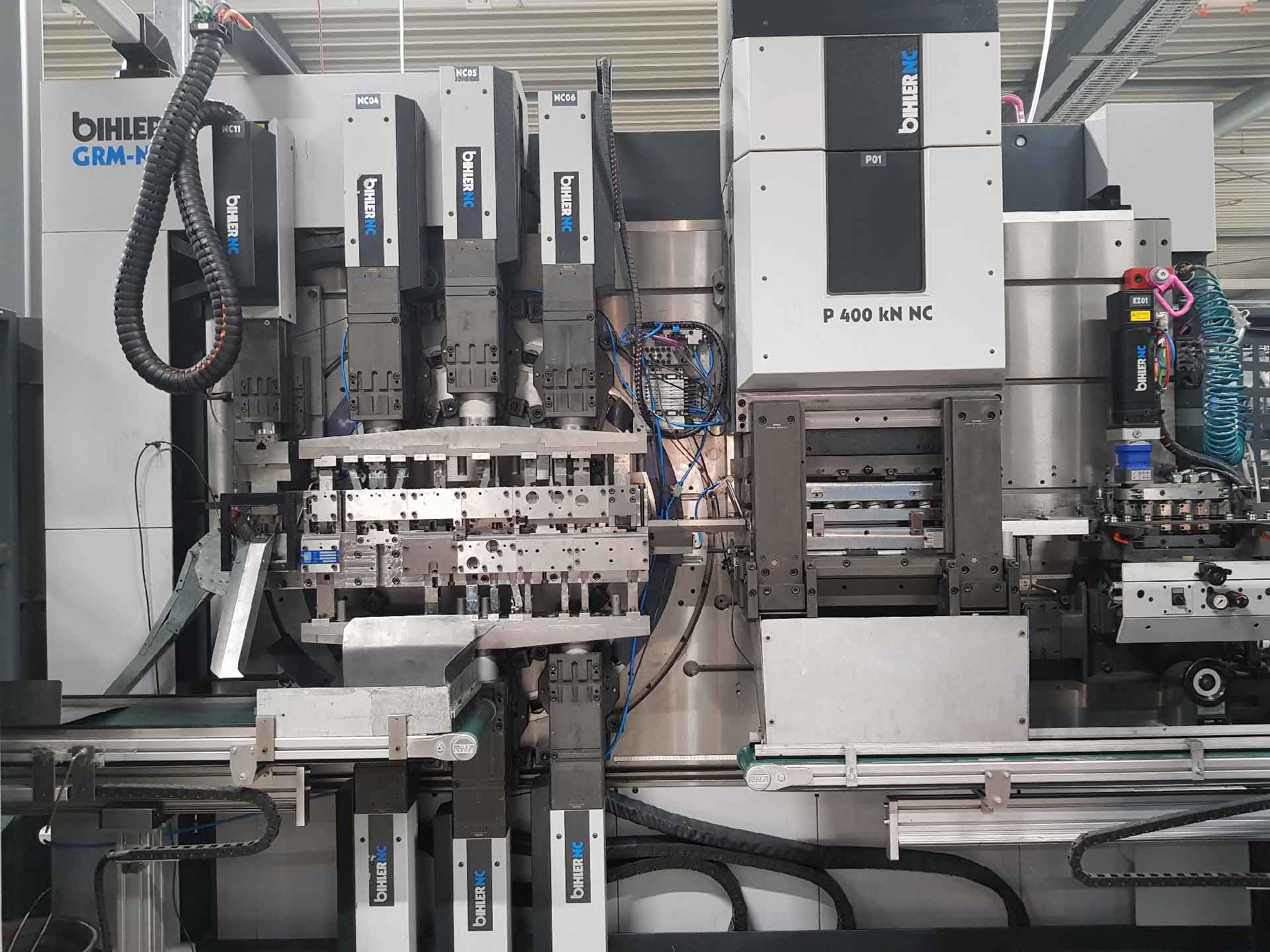 Stanz-/Biegeautomaten für komplexe Draht- und Stanzbiegeteile 