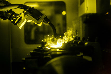 KUKA 6-Achsen-Schutzgasschweißroboter